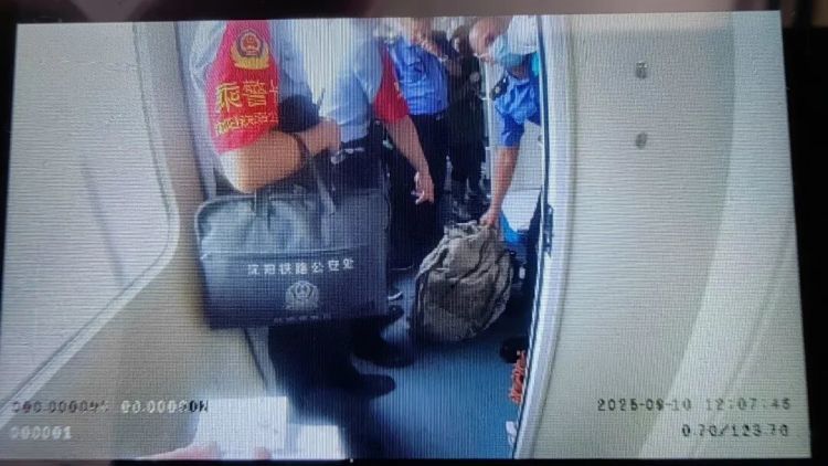 情况紧急！从沈阳北开往上海的K187次列车，临停1分钟！