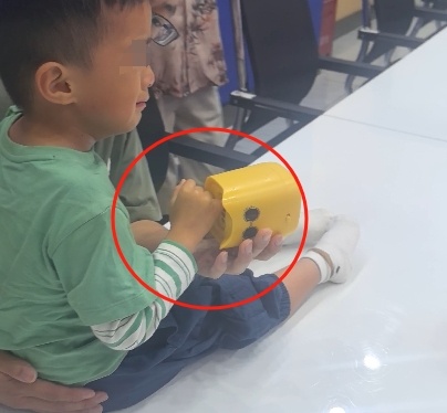 不喷水改“咬人”,这只“鸭子”让萌娃当街痛哭! 不喷水改“咬人”,这只“鸭子”让萌娃当街痛哭!