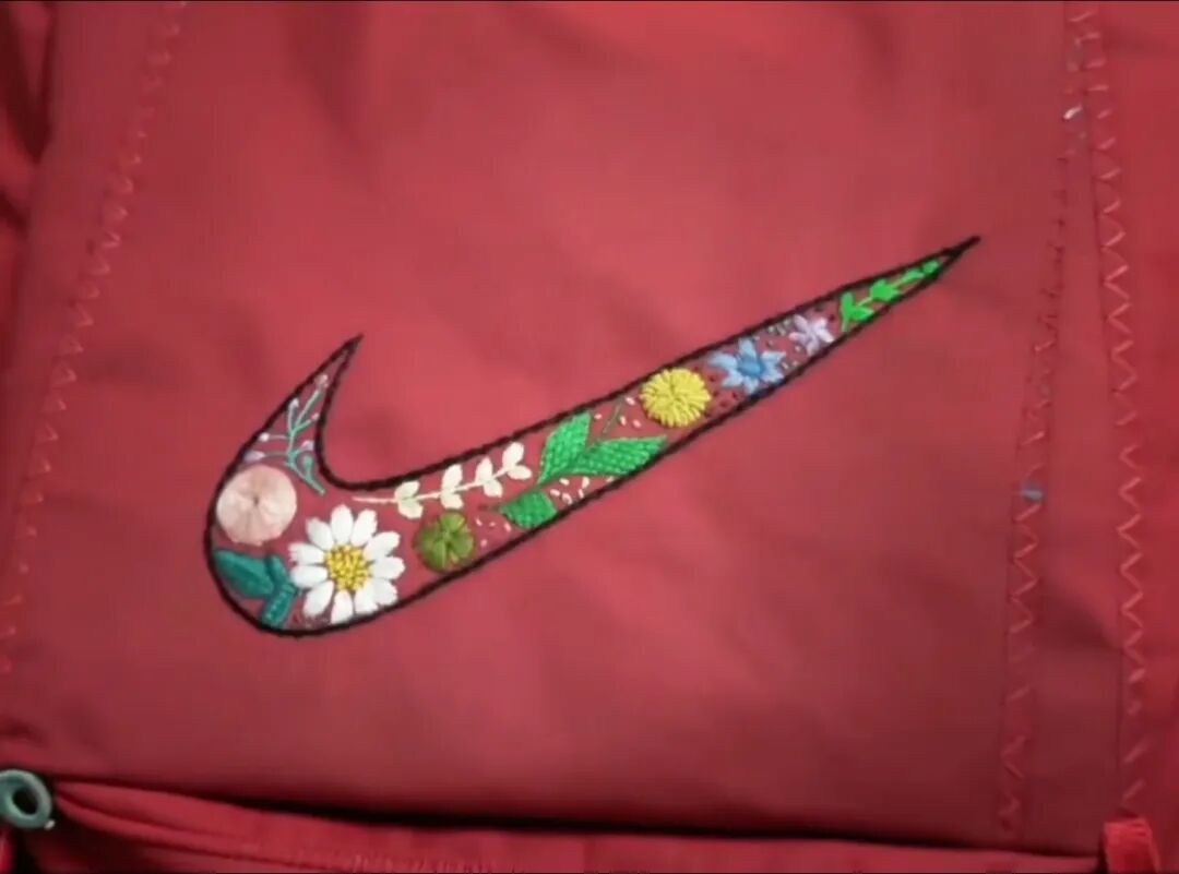 "最大的奢侈品是爱"！男孩想要名牌包，妈妈缝的这只把品牌方引来了