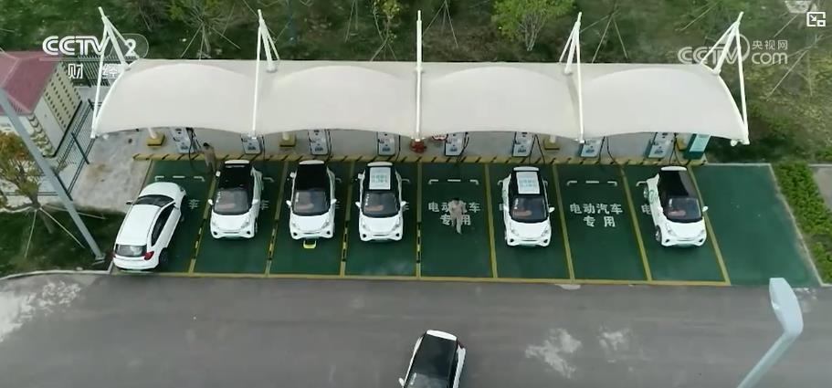 家庭出游、年轻人主导……汽车租赁市场需求旺 点燃假日消费新引擎 家庭出游、年轻人主导……汽车租赁市场需求旺 点燃假日消费新引擎