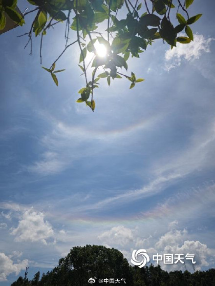惊喜加倍！广东翁源日晕和环地平弧同框