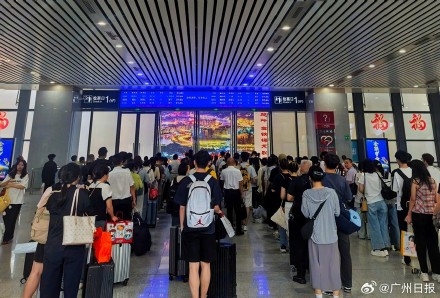 梅龙高铁开通一周年成绩单：累计到发旅客达880万人次