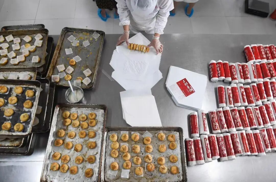 早上5点就有人来排队，已狂卖150万个！杭州年轻人也疯狂迷上这种老味道