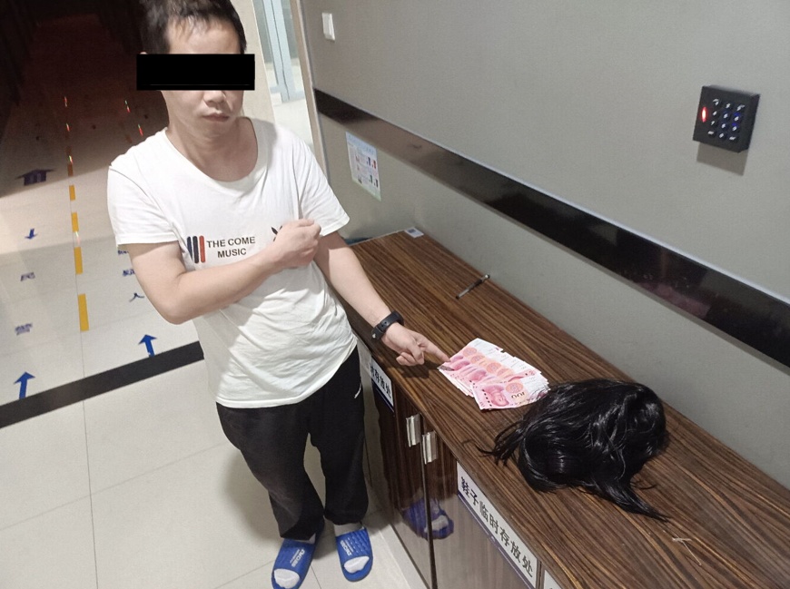 有人男扮女装干这事，被海宁警方当场抓获！