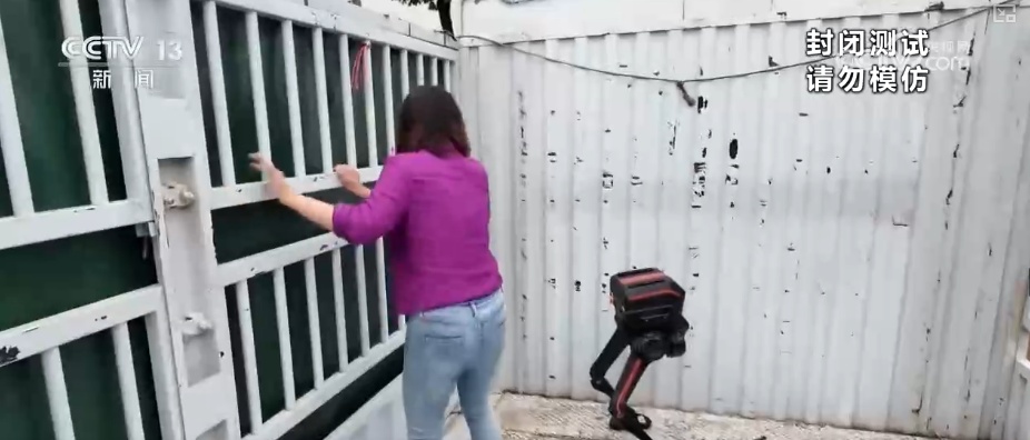 加速迭代，爆发！具身智能机器人产业从硬科技突破与场景化落地双向发力