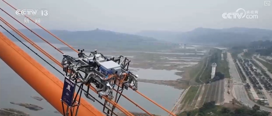 加速迭代，爆发！具身智能机器人产业从硬科技突破与场景化落地双向发力