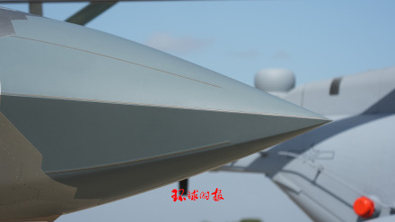 先睹为快！歼20首次静态展示独家大图 各个角度都超帅