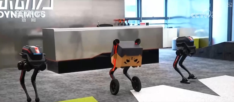 加速迭代，爆发！具身智能机器人产业从硬科技突破与场景化落地双向发力