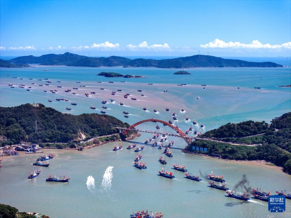 百舸争流迎开渔