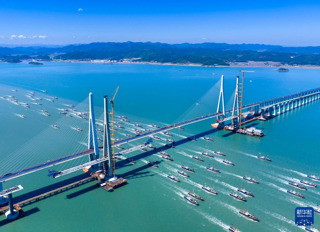 百舸争流迎开渔