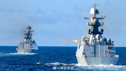 踏浪出击！海军舰艇编队海上砺兵