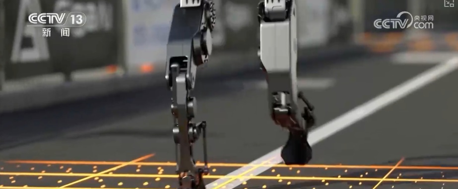 加速迭代，爆发！具身智能机器人产业从硬科技突破与场景化落地双向发力