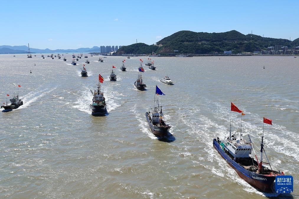 百舸争流迎开渔