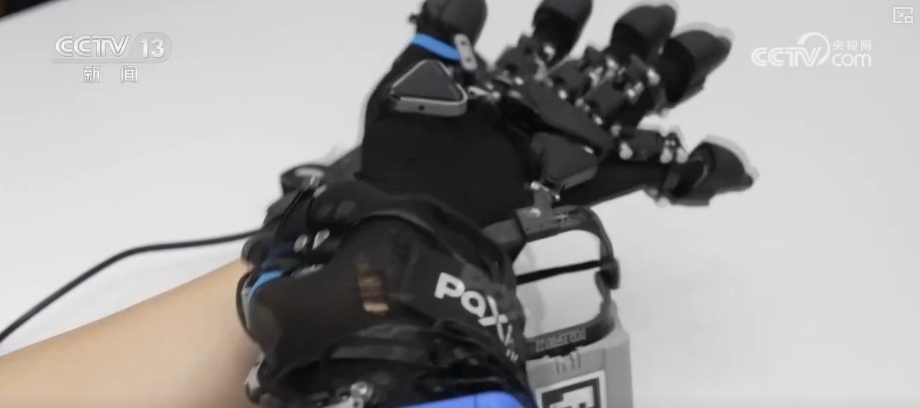 加速迭代，爆发！具身智能机器人产业从硬科技突破与场景化落地双向发力