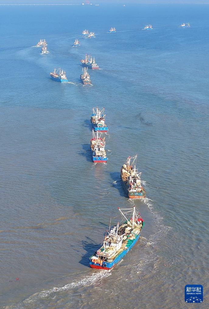 百舸争流迎开渔