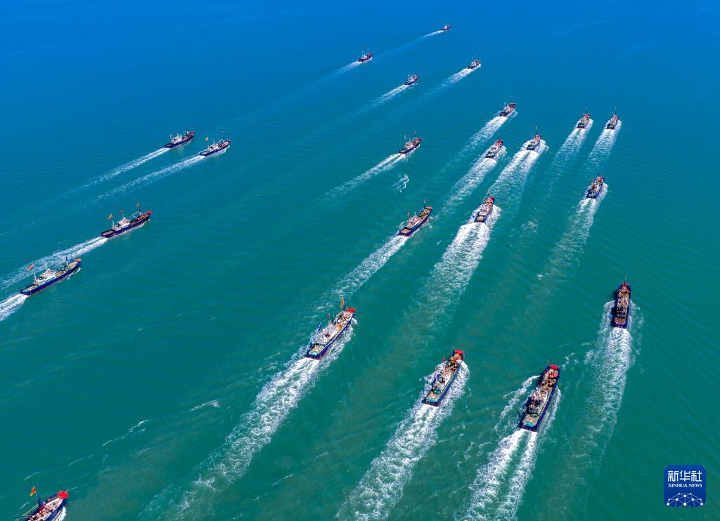 百舸争流迎开渔
