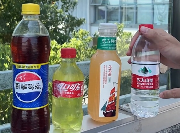 上海一知名景区门口有人卖“不明饮料”！已有多名游客上当，城管部门已介入