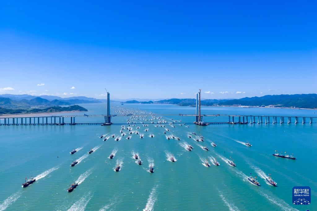 百舸争流迎开渔