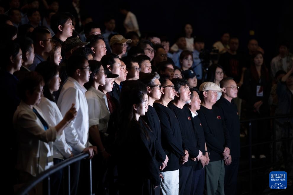 新华全媒+丨电影《731》全球首映 揭露日军细菌战暴行 新华全媒+丨电影《731》全球首映 揭露日军细菌战暴行