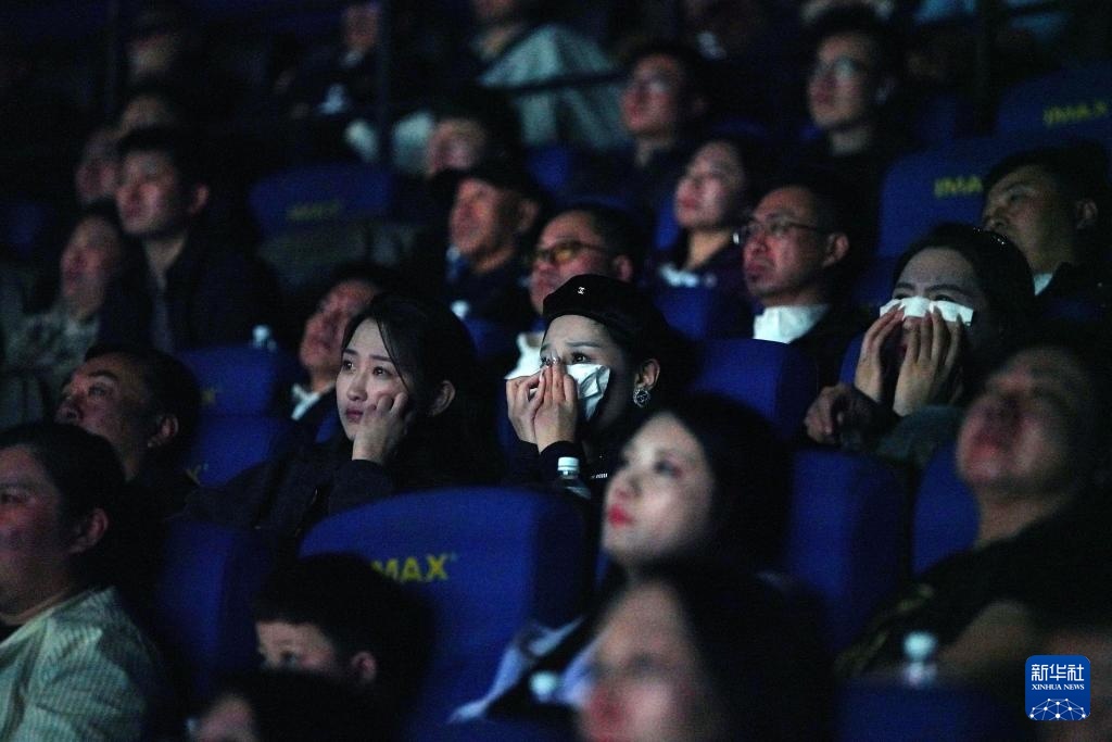 新华全媒+丨电影《731》全球首映 揭露日军细菌战暴行 新华全媒+丨电影《731》全球首映 揭露日军细菌战暴行