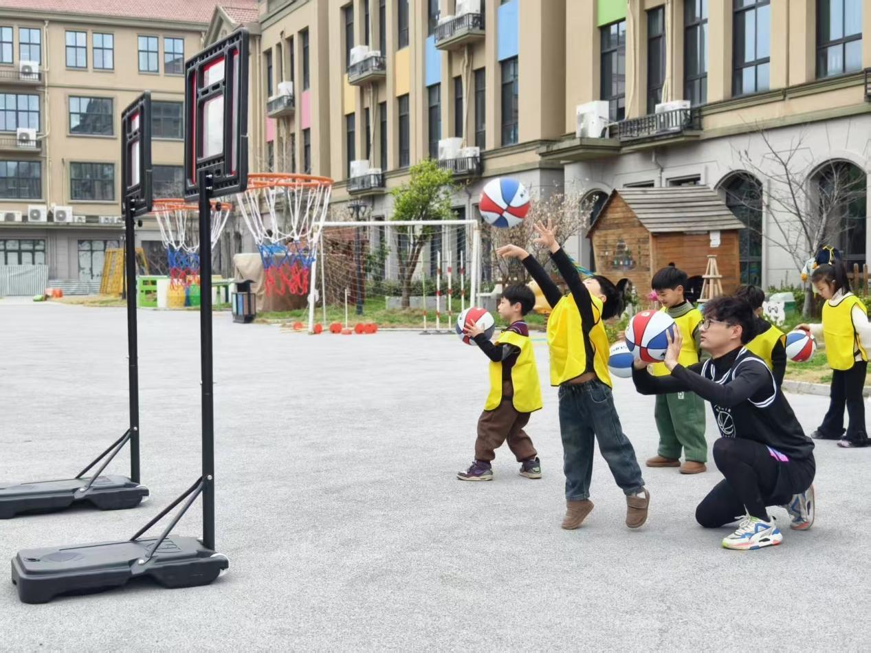 浙江海宁“栗子哥哥”上课路上救了个人！