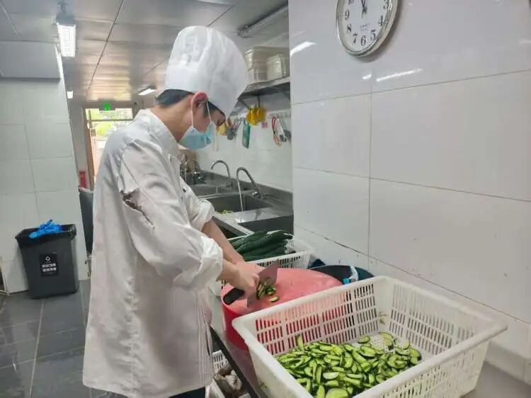 食材新鲜、明火现炒…上海每个社区都有这样的“锅气餐馆”！价钱还实惠→