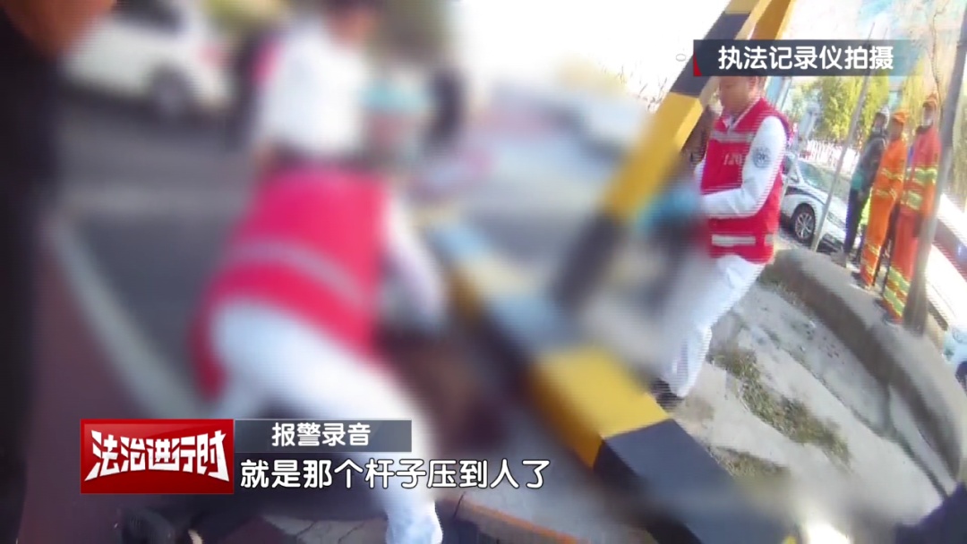 3.3米货车撞上2.5米限高杆，骑车人被砸身亡