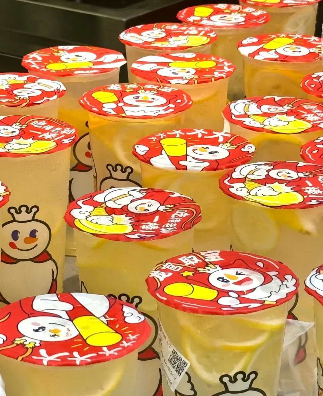 买不到柠檬水了？多地蜜雪冰城门店已断货！员工：“要靠抢，抢不上就没有了”
