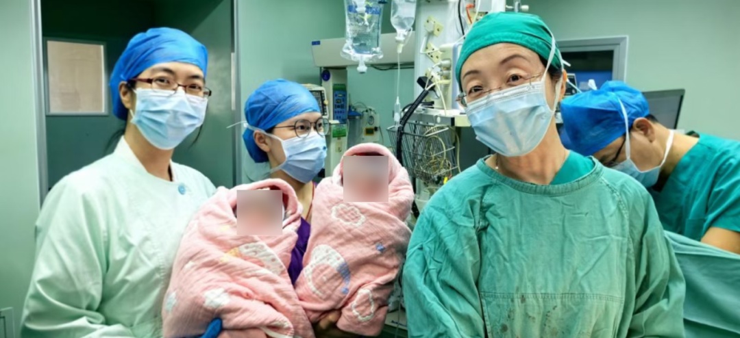 56岁妈妈诞下双胞胎！刷新广东纪录！