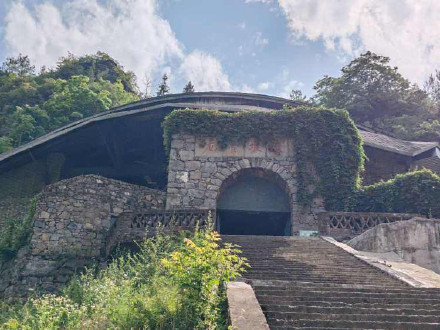 龙骨坡遗址最新发现！一枚小熊猫牙齿，距今200多万年