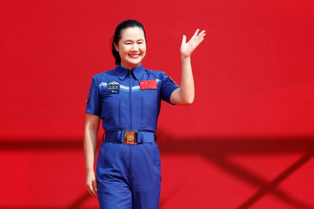 “宇宙学姐”王浩泽，回母校东大了！