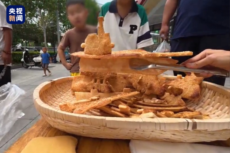 “东风-5C烧饼，吸引范围覆盖全网！”