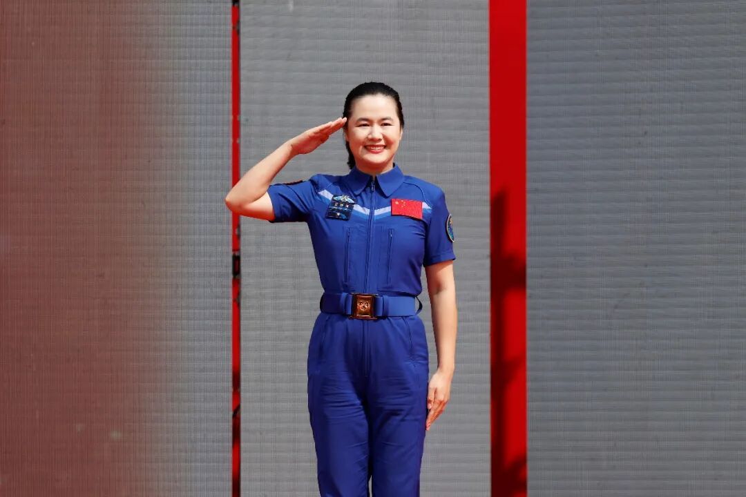 “宇宙学姐”王浩泽，回母校东大了！