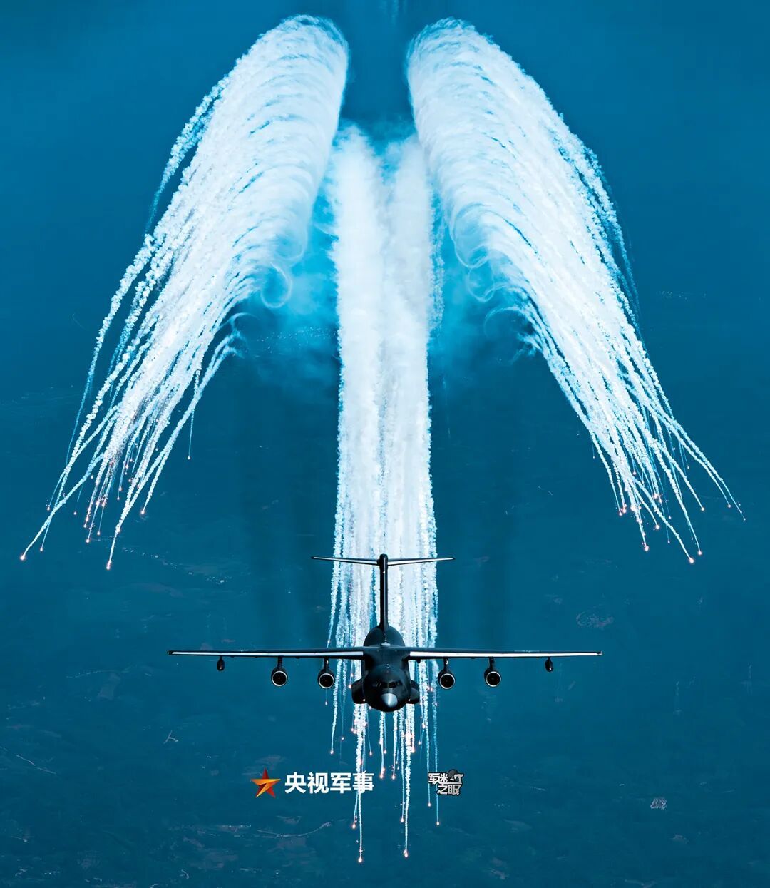 空中怼脸拍战机！震撼+1+1+1+……