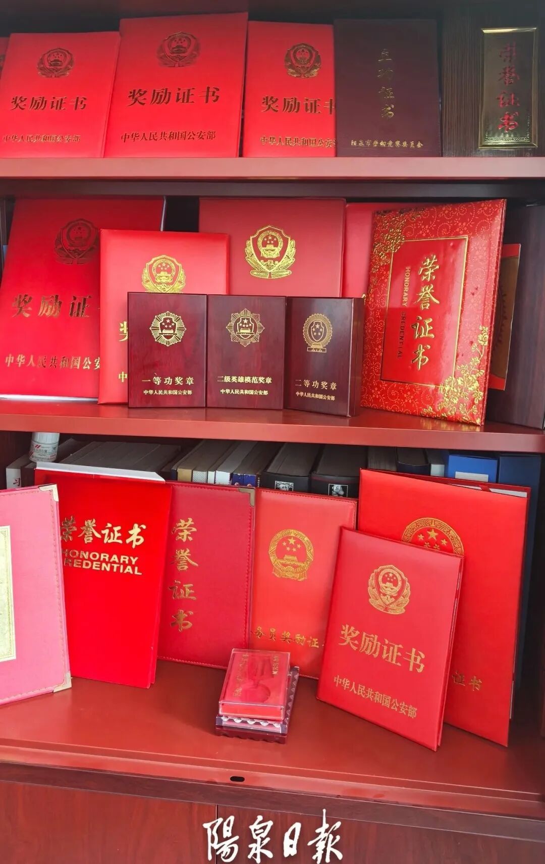 26年背光而行，他为无毒而战!
