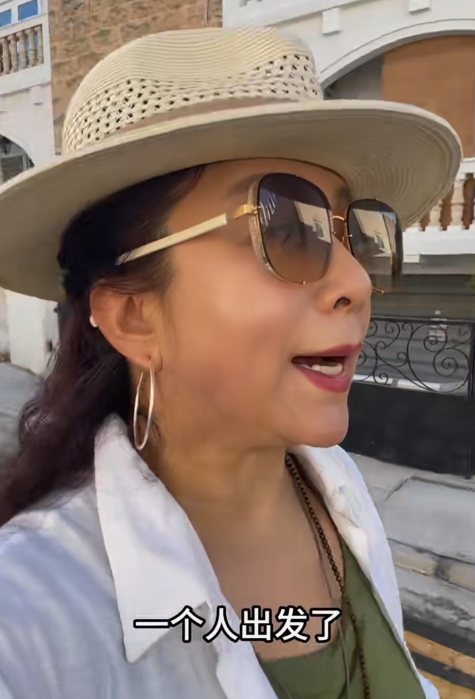 57岁妈妈退休后抛下一切,独自去国外上学!“他们说我疯了,其实我是真正醒了” 57岁妈妈退休后抛下一切,独自去国外上学!“他们说我疯了,其实我是真正醒了”