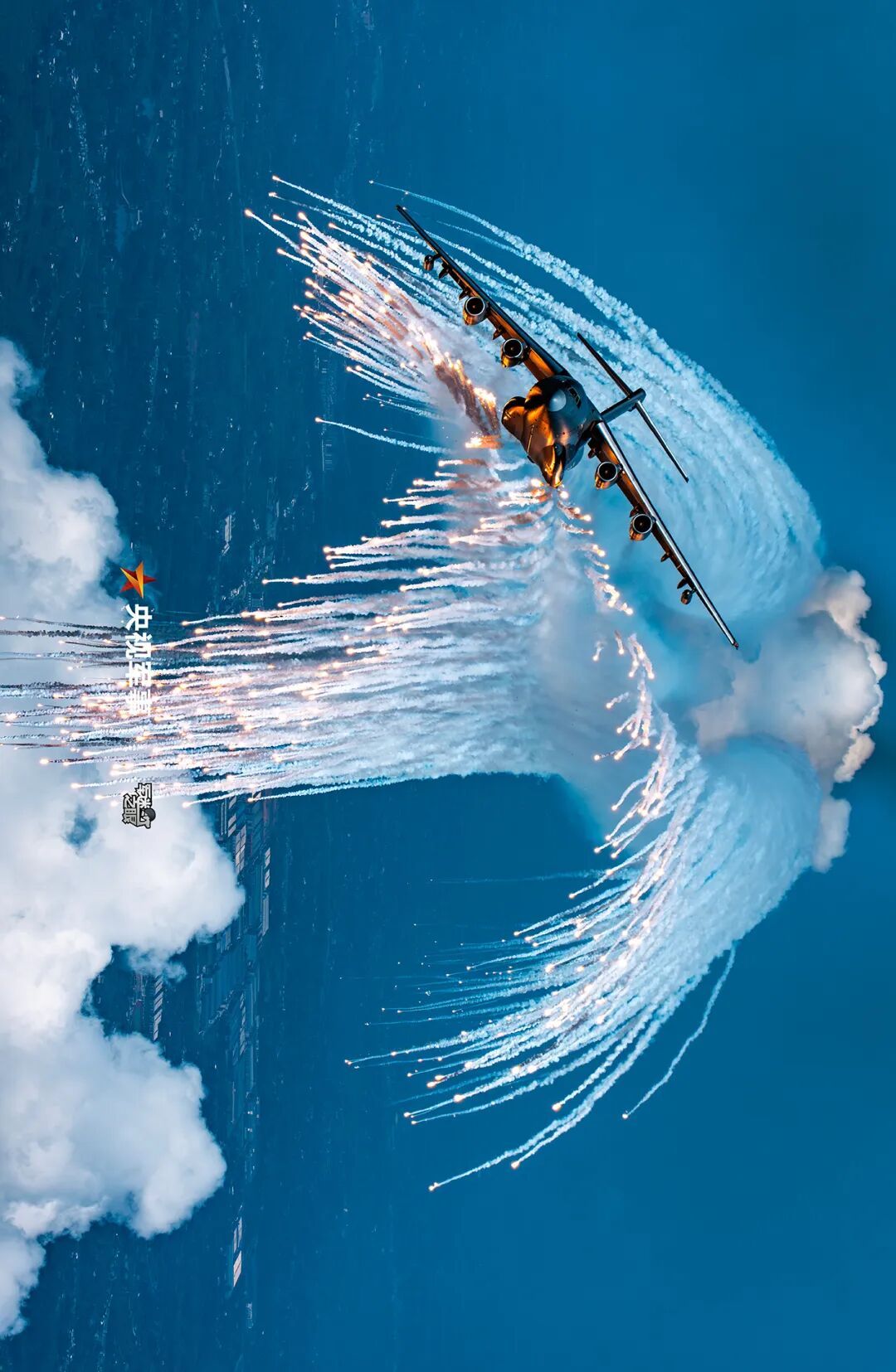 空中怼脸拍战机！震撼+1+1+1+……