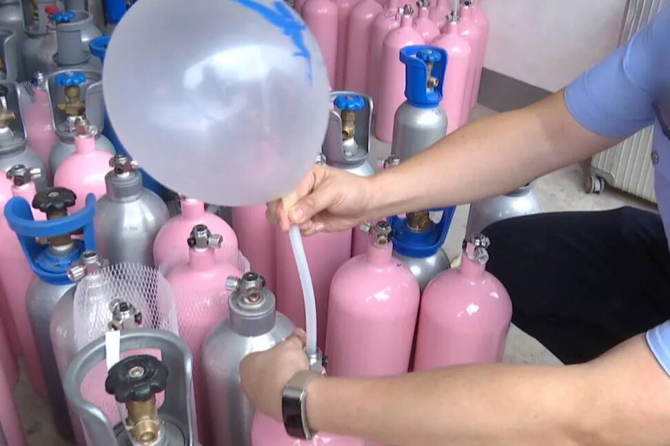 “笑气”不笑！嫌疑人作案后心虚祈福，刚拜完就被警方抓获