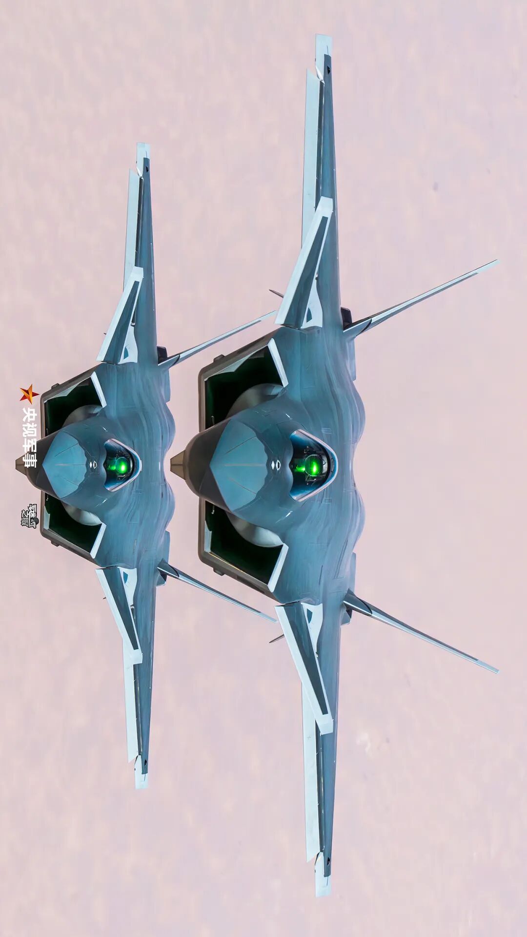 空中怼脸拍战机！震撼+1+1+1+……