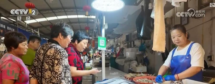 开渔季海鲜“放量”上桌！品类丰富供需两旺 市民抢“鲜”消费火热