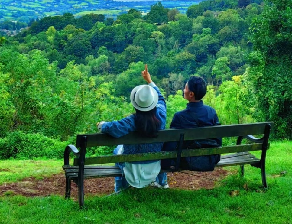 57岁妈妈退休后抛下一切,独自去国外上学!“他们说我疯了,其实我是真正醒了” 57岁妈妈退休后抛下一切,独自去国外上学!“他们说我疯了,其实我是真正醒了”
