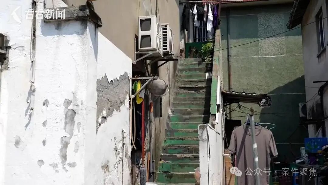 监控恶心!来沪男子三次赤身裸体潜入女邻居家,做出猥琐之事…原因匪夷所思! 监控恶心!来沪男子三次赤身裸体潜入女邻居家,做出猥琐之事…原因匪夷所思!