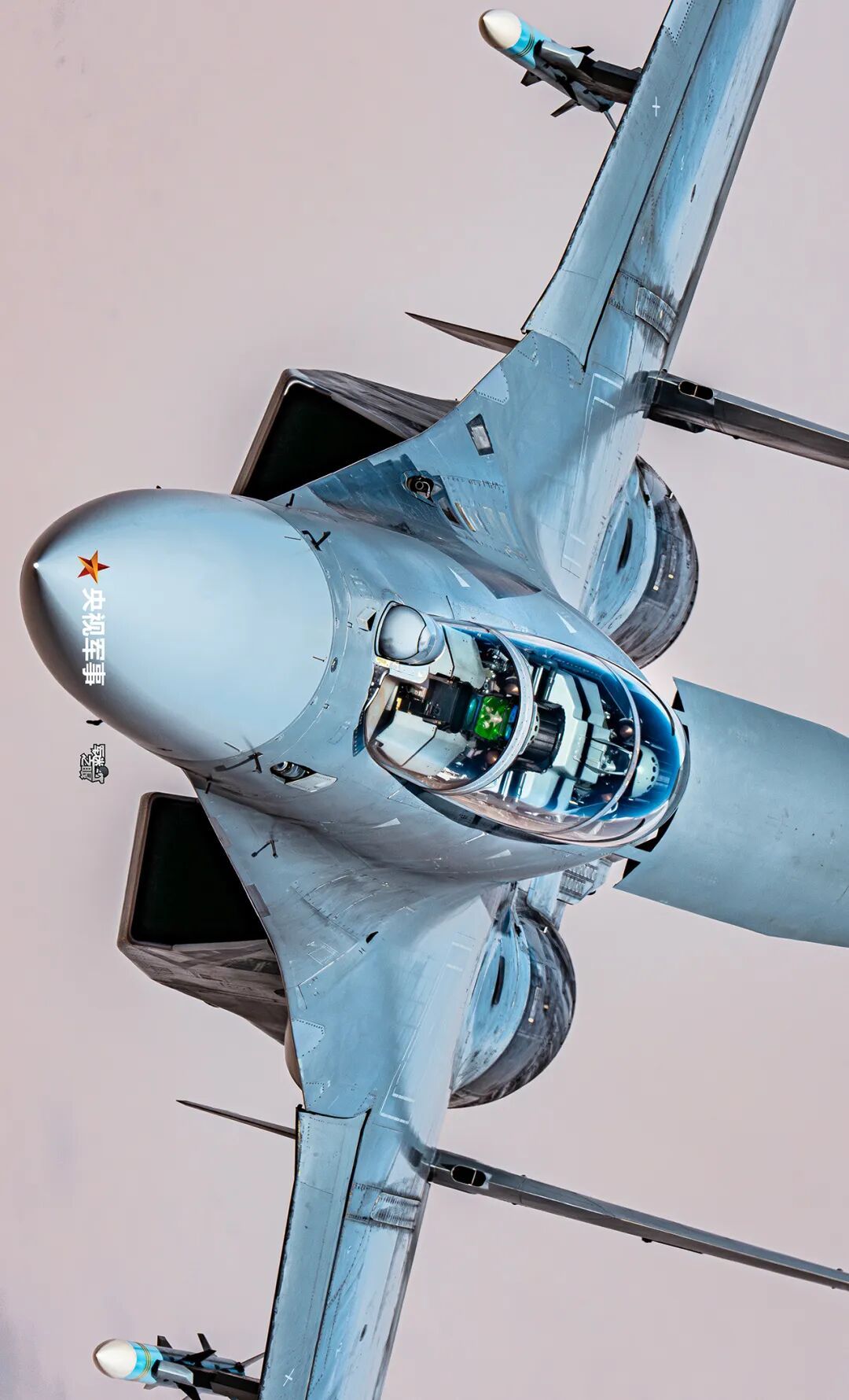 空中怼脸拍战机！震撼+1+1+1+……