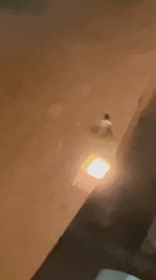 男子从大桥跳下，没想到正值退潮江中无水，身陷淤泥无法脱身
