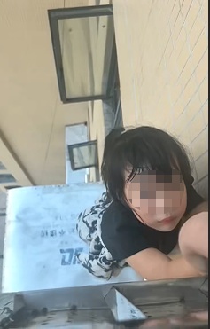 女童从20楼坠至13楼，接下来的4分钟……