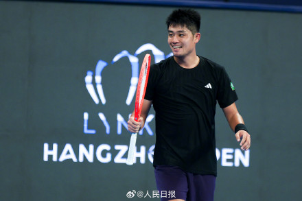 祝贺！吴易昺晋级杭州网球公开赛4强