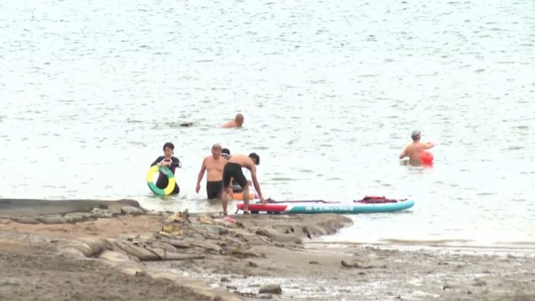 三人被困厦门一海岛！划艇登岛游玩，返程桨丢了……