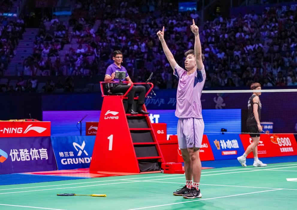 中国羽毛球大师赛:国羽斩获男单、女双冠军 中国羽毛球大师赛:国羽斩获男单、女双冠军