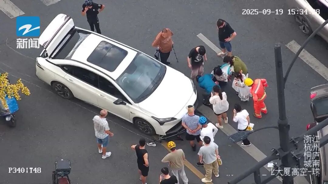 “一二三，起！” 杭州街头响起震撼呼喊，数十双手为15岁女孩抬起生命的希望
