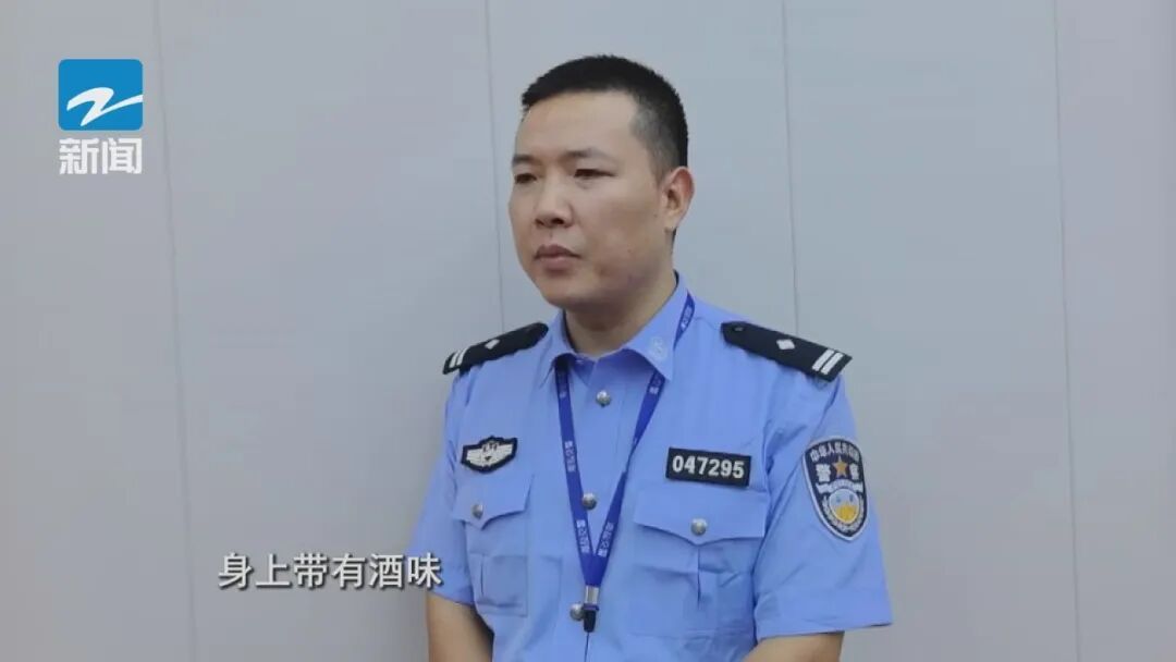 儿子陪父亲处理无证驾驶,没想到自己也成了“主角”,紧急提醒… 儿子陪父亲处理无证驾驶,没想到自己也成了“主角”,紧急提醒…